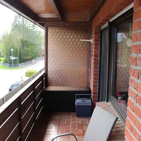 Апартаменты Geraeumige In Mit Grill- Garten Und Pool By Interhome *