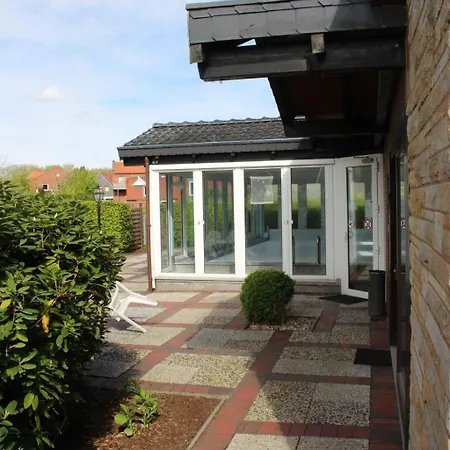 Geraeumige In Mit Grill- Garten Und Pool By Interhome * Burhave